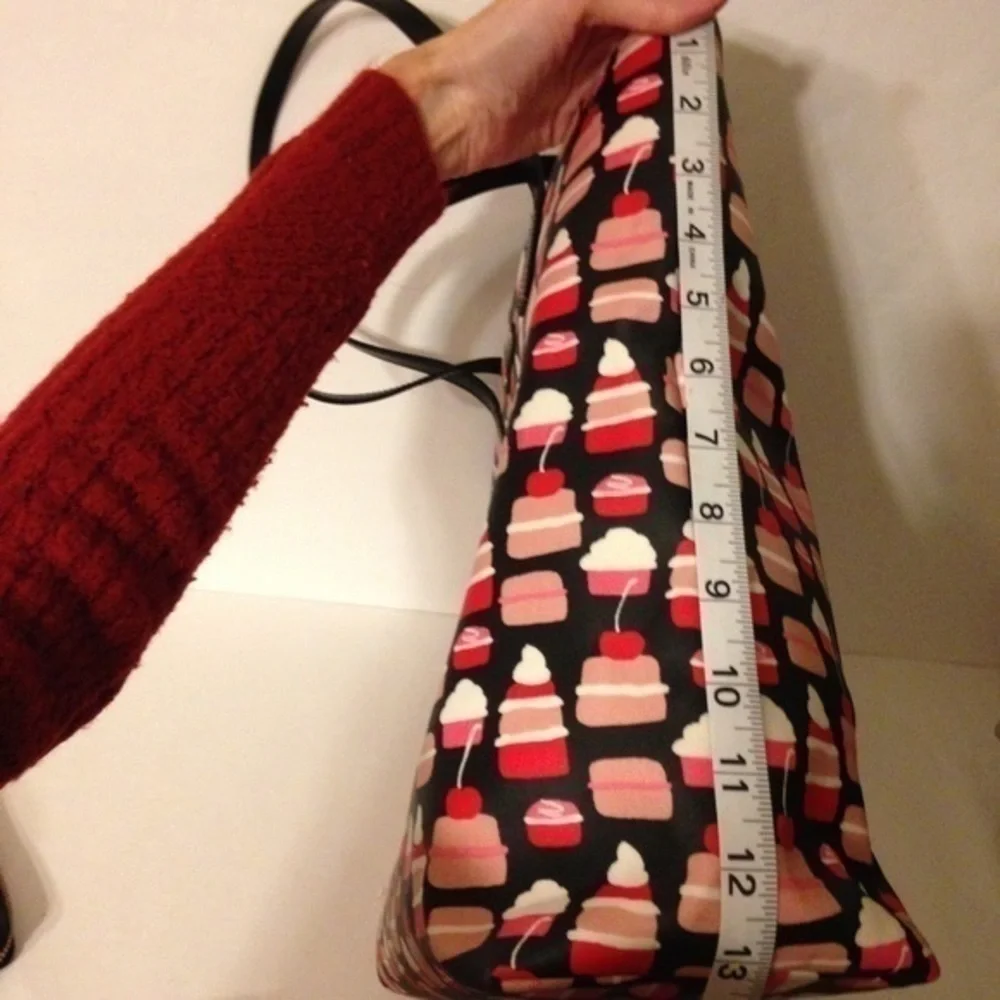 👛 KATE SPADE 👛 cupcake tote black pink